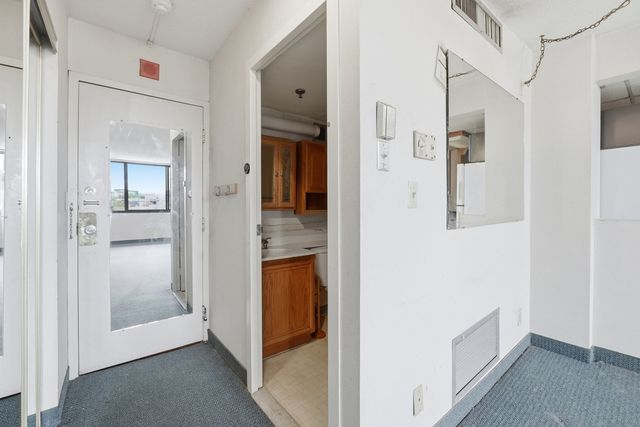 70 Southbridge St 402, Worcester, MA 01608