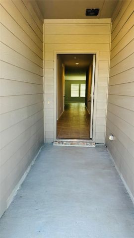 4177 Crooked Bend Drive, Fort Worth, TX 76036