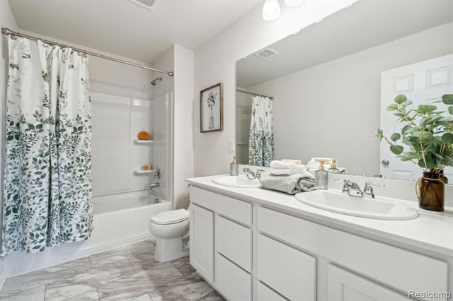 34398 Sandpiper Court, Chesterfield, MI 48047