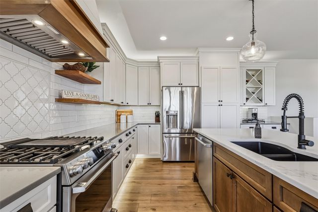 2719 Blooming Heights Drive, Norwalk, IA 50211