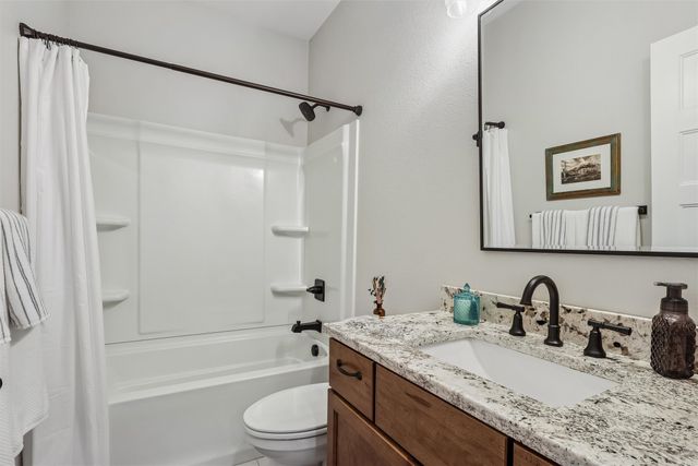 2719 Blooming Heights Drive, Norwalk, IA 50211