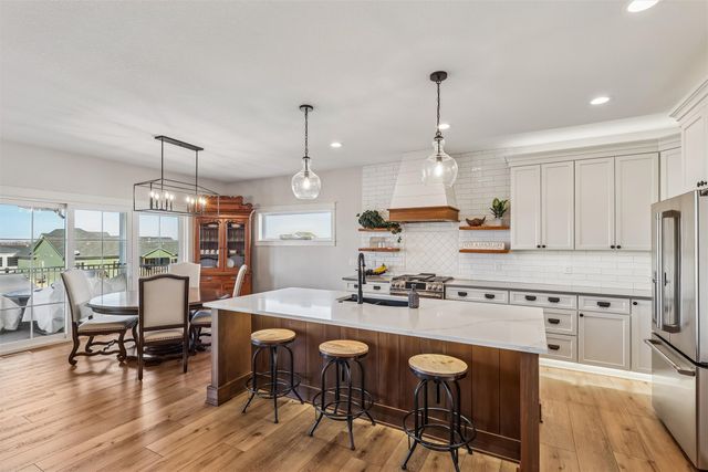 2719 Blooming Heights Drive, Norwalk, IA 50211