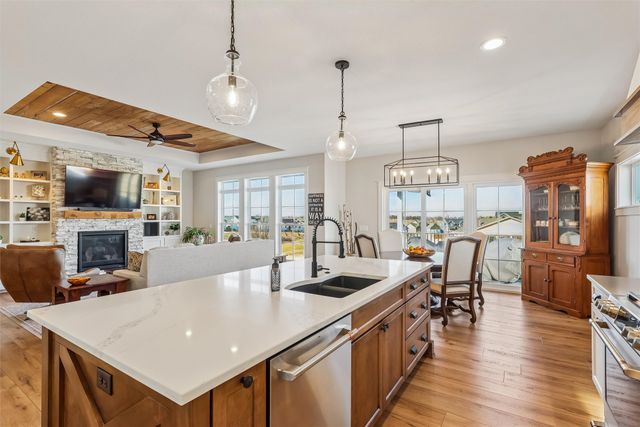 2719 Blooming Heights Drive, Norwalk, IA 50211