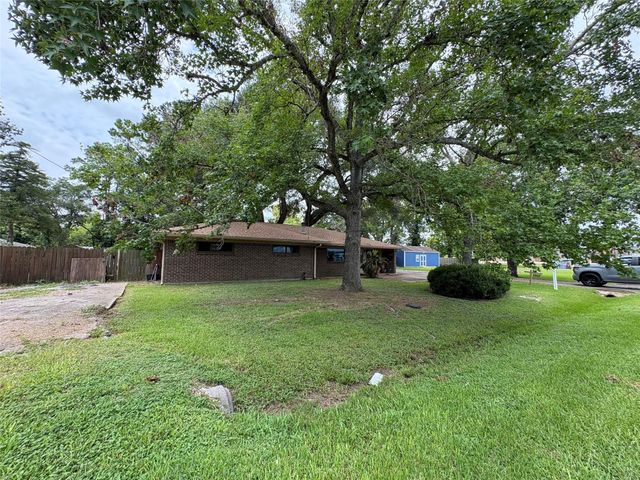 1303 Mac Drive, Sweeny, TX 77480