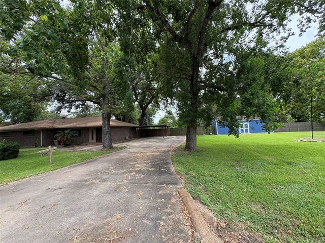 1303 Mac Drive, Sweeny, TX 77480