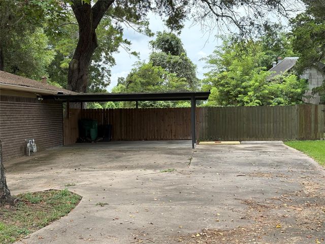 1303 Mac Drive, Sweeny, TX 77480
