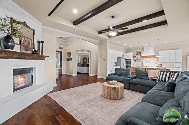 112 Eagle Moor Lane, Weatherford, TX 76087