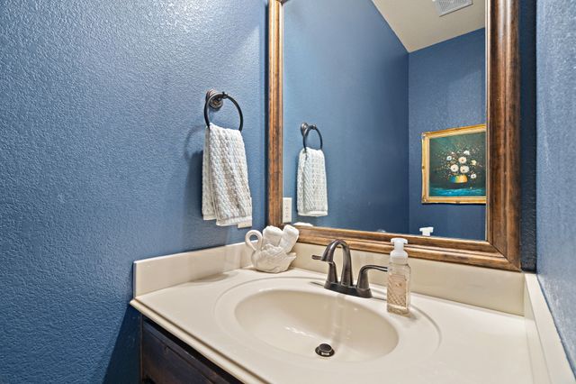112 Eagle Moor Lane, Weatherford, TX 76087