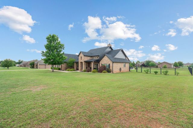 112 Eagle Moor Lane, Weatherford, TX 76087