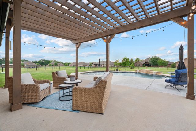 112 Eagle Moor Lane, Weatherford, TX 76087
