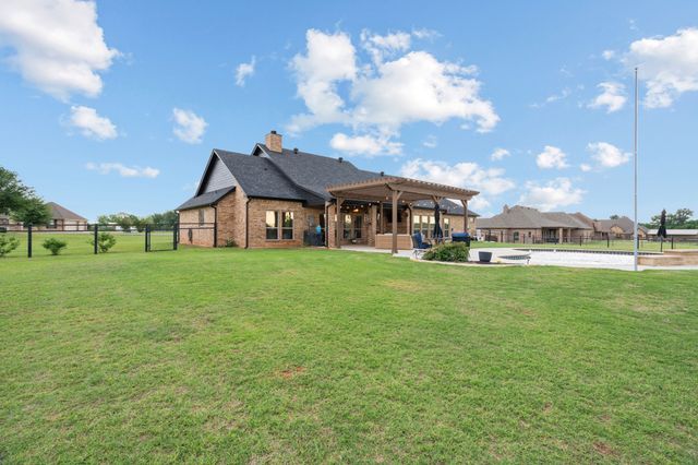 112 Eagle Moor Lane, Weatherford, TX 76087
