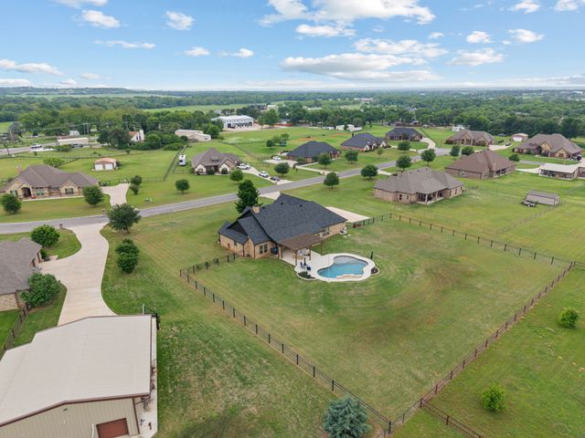 112 Eagle Moor Lane, Weatherford, TX 76087