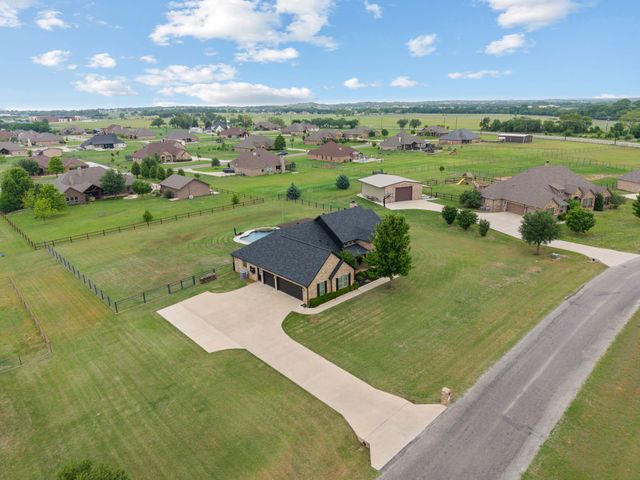 112 Eagle Moor Lane, Weatherford, TX 76087