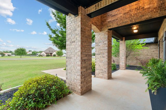 112 Eagle Moor Lane, Weatherford, TX 76087