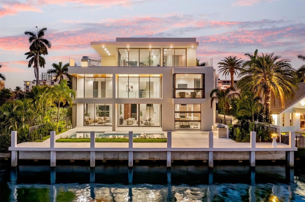 1637 SE 14th St, Fort Lauderdale, FL 33316