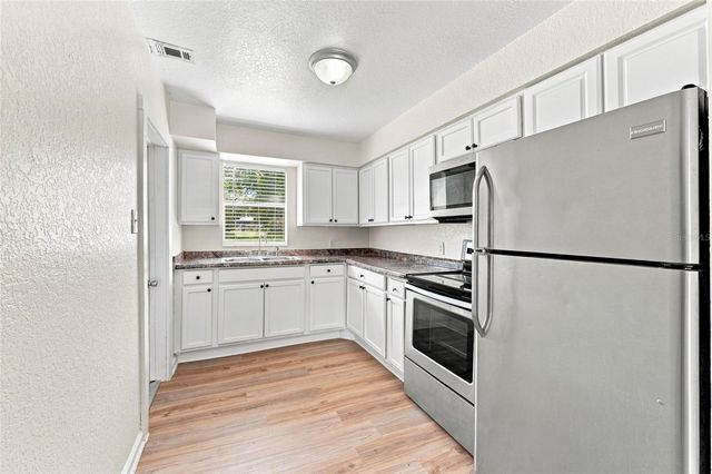 652 N JACKSON STREET, Eagle Lake, FL 33839