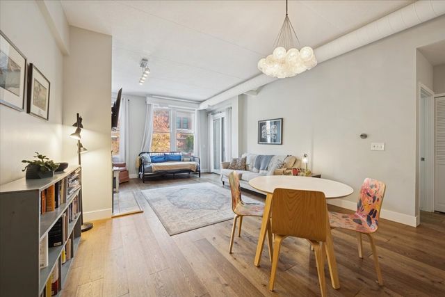 4118 N Lincoln Avenue 202, Chicago, IL 60618