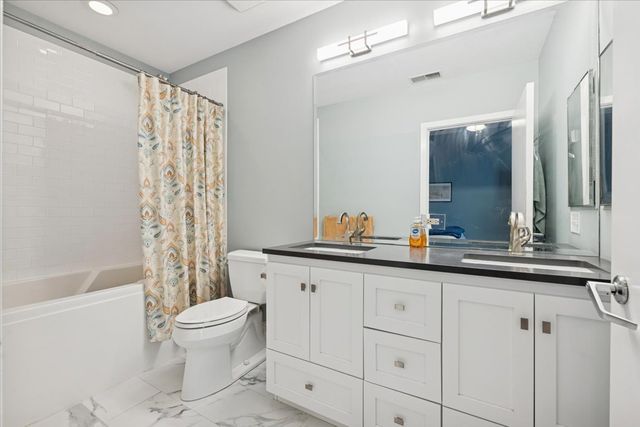 4118 N Lincoln Avenue 202, Chicago, IL 60618