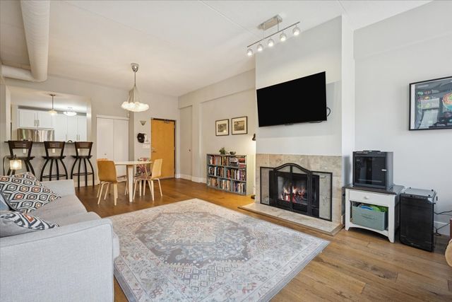 4118 N Lincoln Avenue 202, Chicago, IL 60618