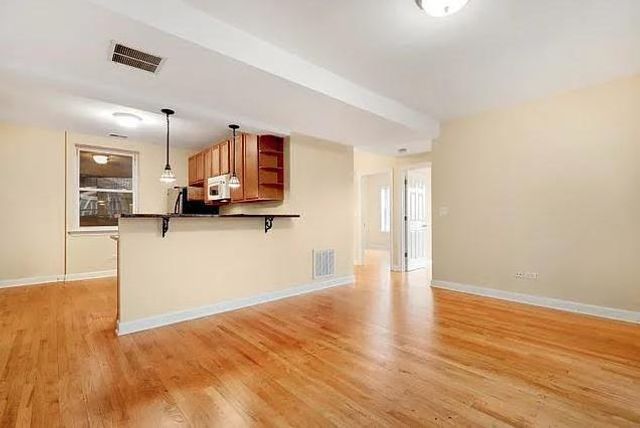 2338 W Granville Avenue 2, Chicago, IL 60659