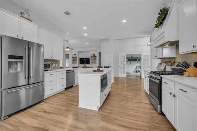 14663 Diamond Shores, Willis, TX 77378