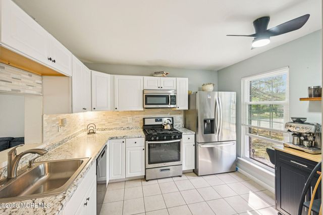 20 Greenwich Drive 2206, Galloway, NJ 08205