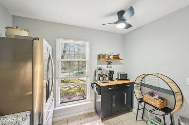 20 Greenwich Drive 2206, Galloway, NJ 08205