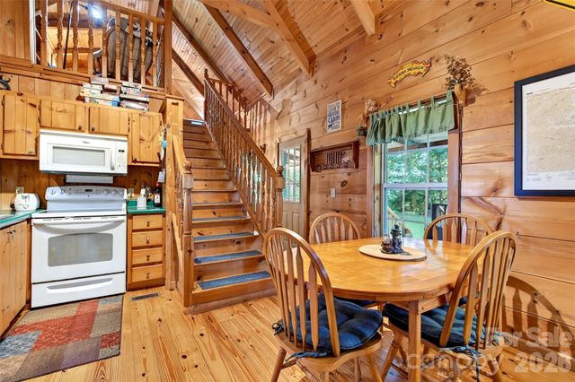 10 Camp Elliott Road, Black Mountain, NC 28711