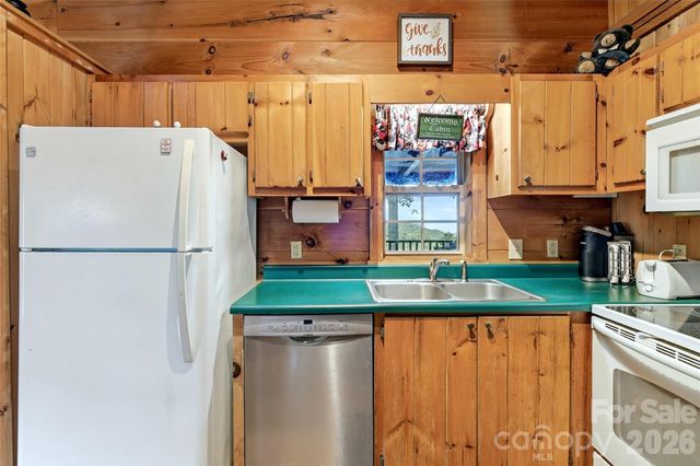 10 Camp Elliott Road, Black Mountain, NC 28711