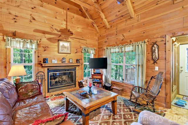 10 Camp Elliott Road, Black Mountain, NC 28711