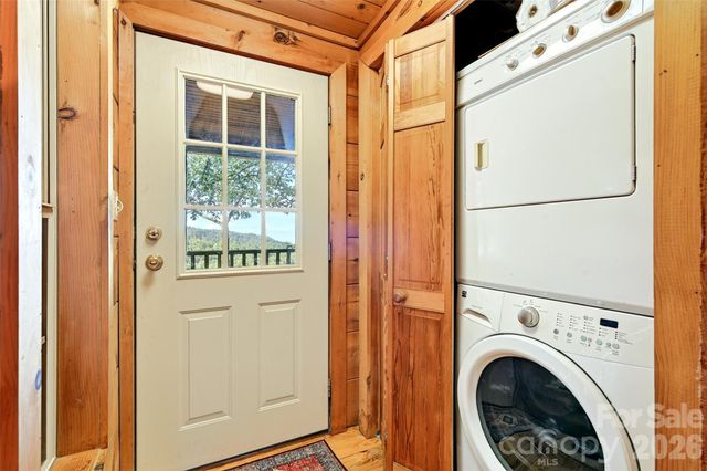 10 Camp Elliott Road, Black Mountain, NC 28711
