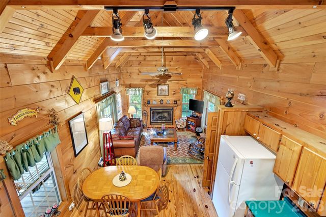 10 Camp Elliott Road, Black Mountain, NC 28711