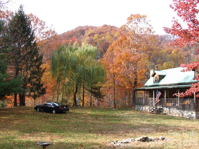 10 Camp Elliott Road, Black Mountain, NC 28711
