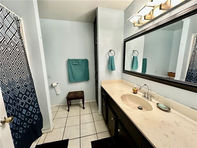 4241 Lake Tahoe Dr, Corpus Christi, TX 78413