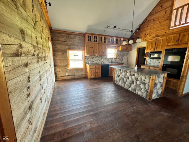 1913 E County Road 400 S, New Castle, IN 47362