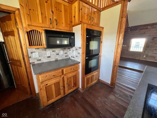 1913 E County Road 400 S, New Castle, IN 47362