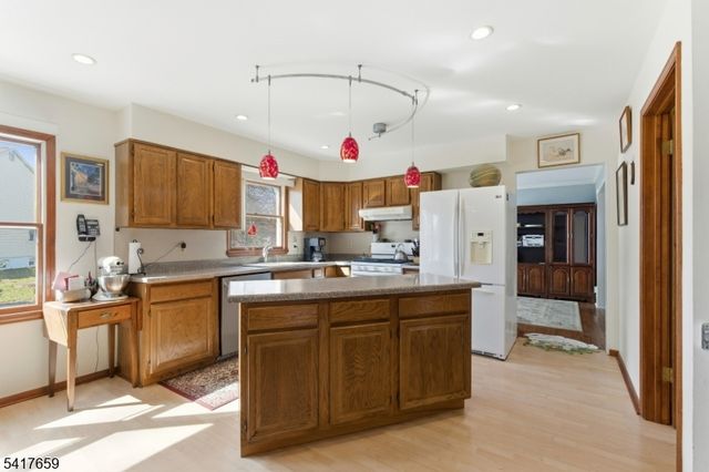 5 Lee Pl, Bridgewater Twp., NJ 08807