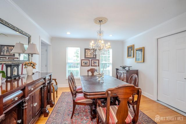 6 Fountain Drive, Franklin, NJ 08873