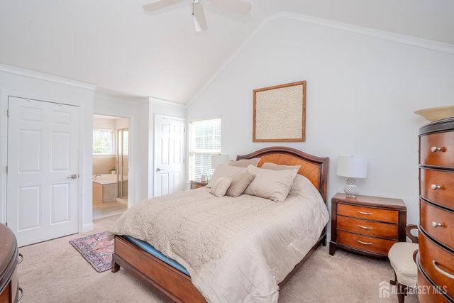6 Fountain Drive, Franklin, NJ 08873