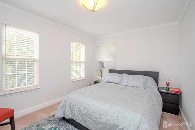 6 Fountain Drive, Franklin, NJ 08873