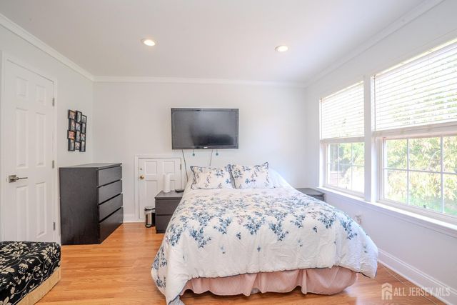 6 Fountain Drive, Franklin, NJ 08873