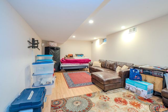 6 Fountain Drive, Franklin, NJ 08873