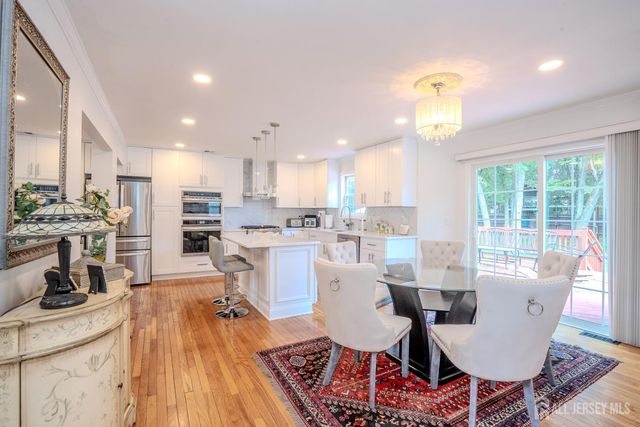 6 Fountain Drive, Franklin, NJ 08873