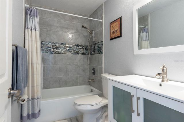 3281 38TH WAY S C, St Petersburg, FL 33711
