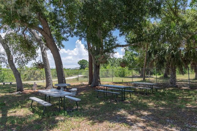 3281 38TH WAY S C, St Petersburg, FL 33711