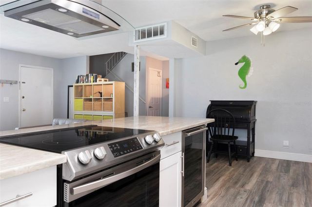 3281 38TH WAY S C, St Petersburg, FL 33711