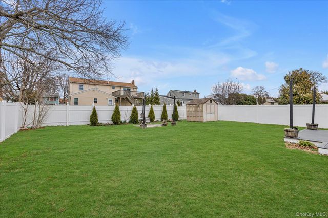 190 31st Street, Lindenhurst, NY 11757