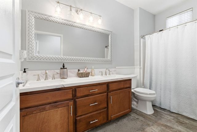 3226 S Tipton Street, Visalia, CA 93292