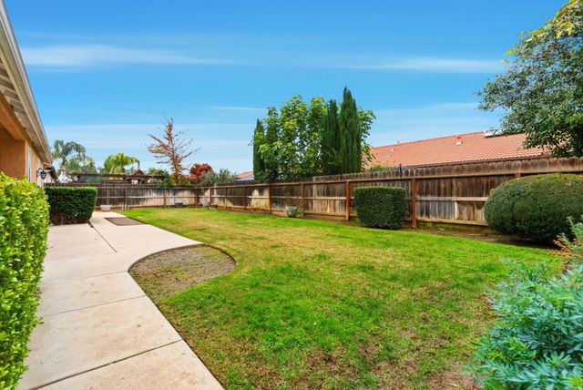 3226 S Tipton Street, Visalia, CA 93292