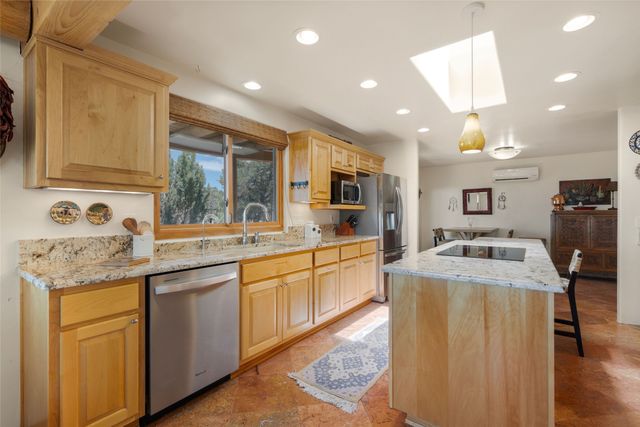 70 La Ventana Drive, Santa Fe, NM 87508